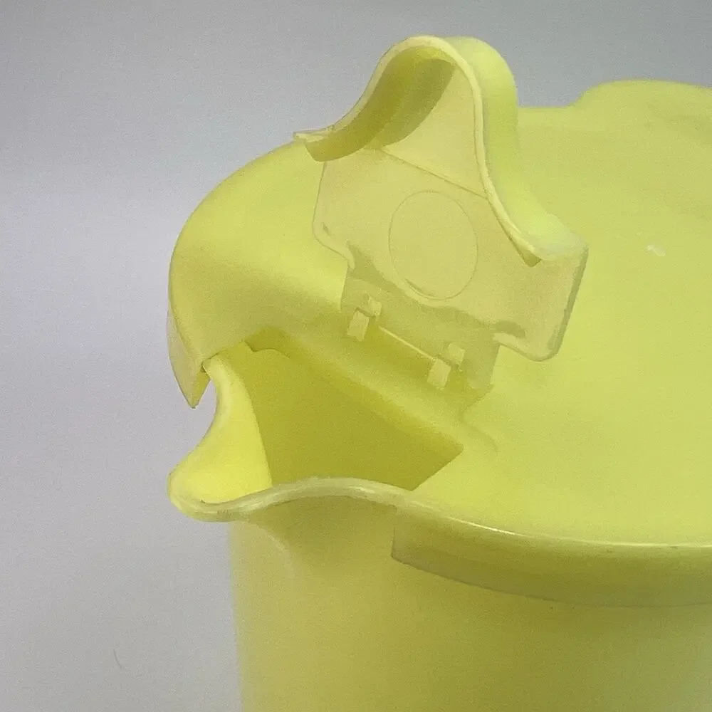 Tupperware vintage yellow